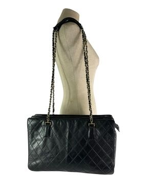 Rare Genuine Vintage CHANEL Black Quilted Leather Chain Link Tote Bag 1970s